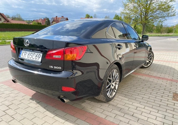 Lexus IS cena 34000 przebieg: 169000, rok produkcji 2006 z Ścinawa małe 154